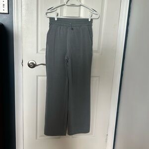 Lululemon Softstream high rise pant size 4 Belgian blue, short. Super soft!